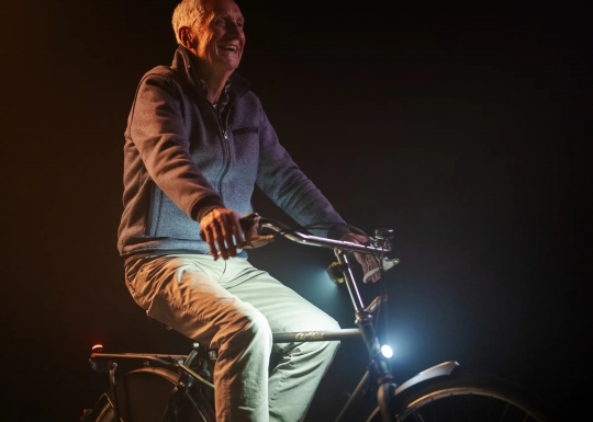 Ziemi - De veiligste manier om te fietsen in het donker.